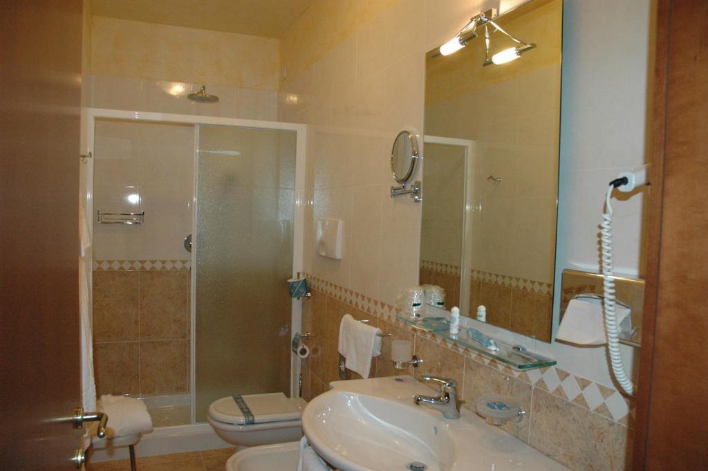 Varago Hotel Ristorante Dotto חדר תמונה