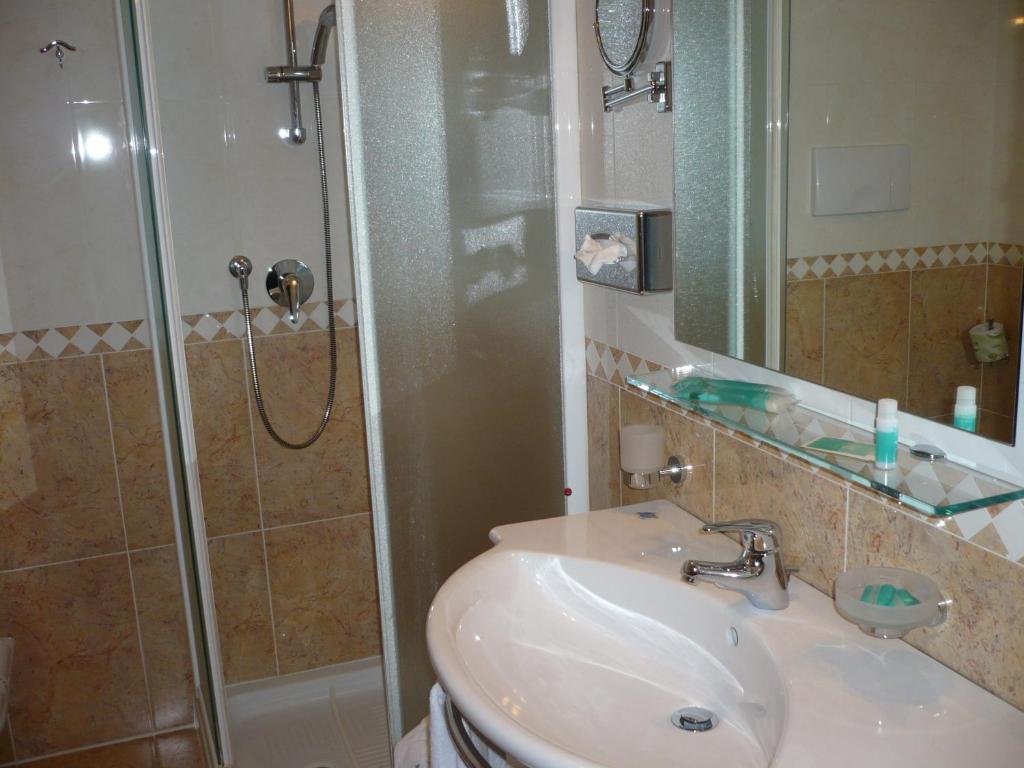 Varago Hotel Ristorante Dotto חדר תמונה
