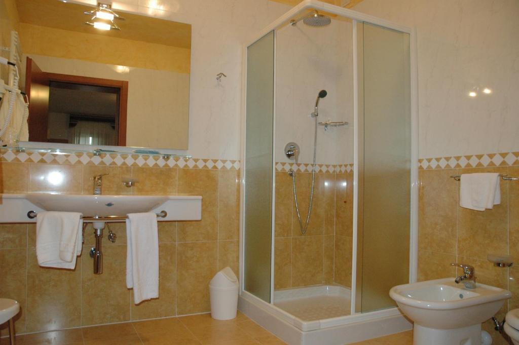 Varago Hotel Ristorante Dotto חדר תמונה