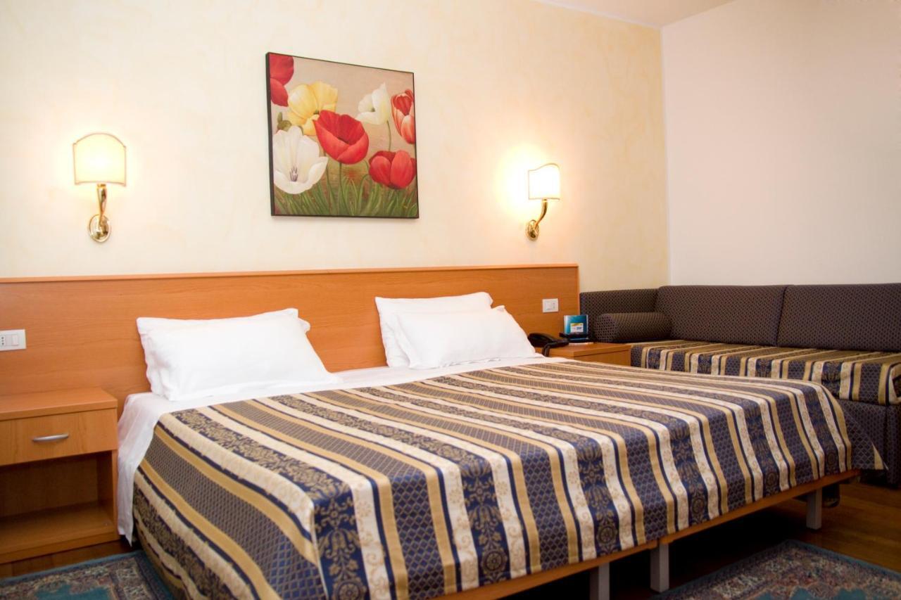 Varago Hotel Ristorante Dotto חדר תמונה